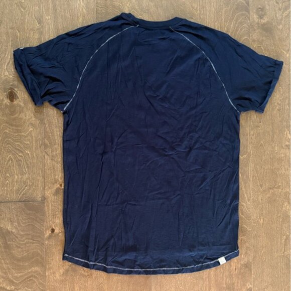 Bench Men's Navy with White Stitching Short Sleeve T-Shirt, Size Medium - Picture 2 of 6